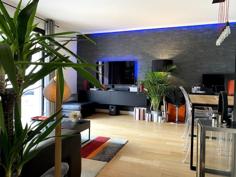 Appartement Avec Jacuzzi - Climatisation - Parking Bordeaux Bagian luar foto